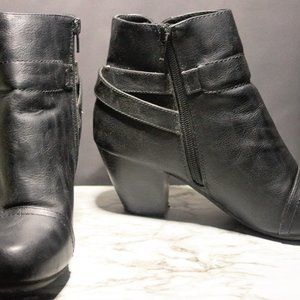 ANKLE BOOTIES